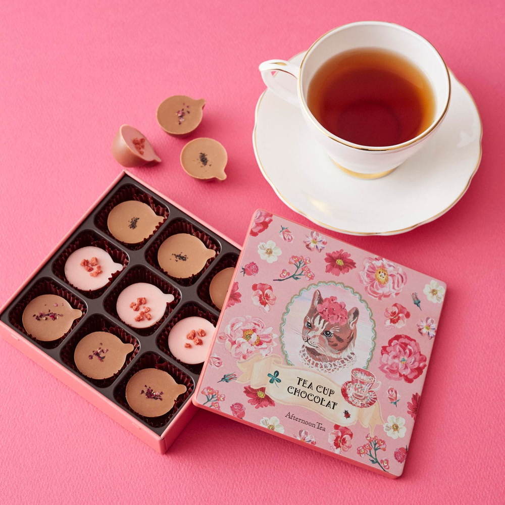 アフタヌーンティー・ティールーム“猫のキング&クイーン”を描いた「秋の味覚」紅茶と焼き菓子【新作追加】 -