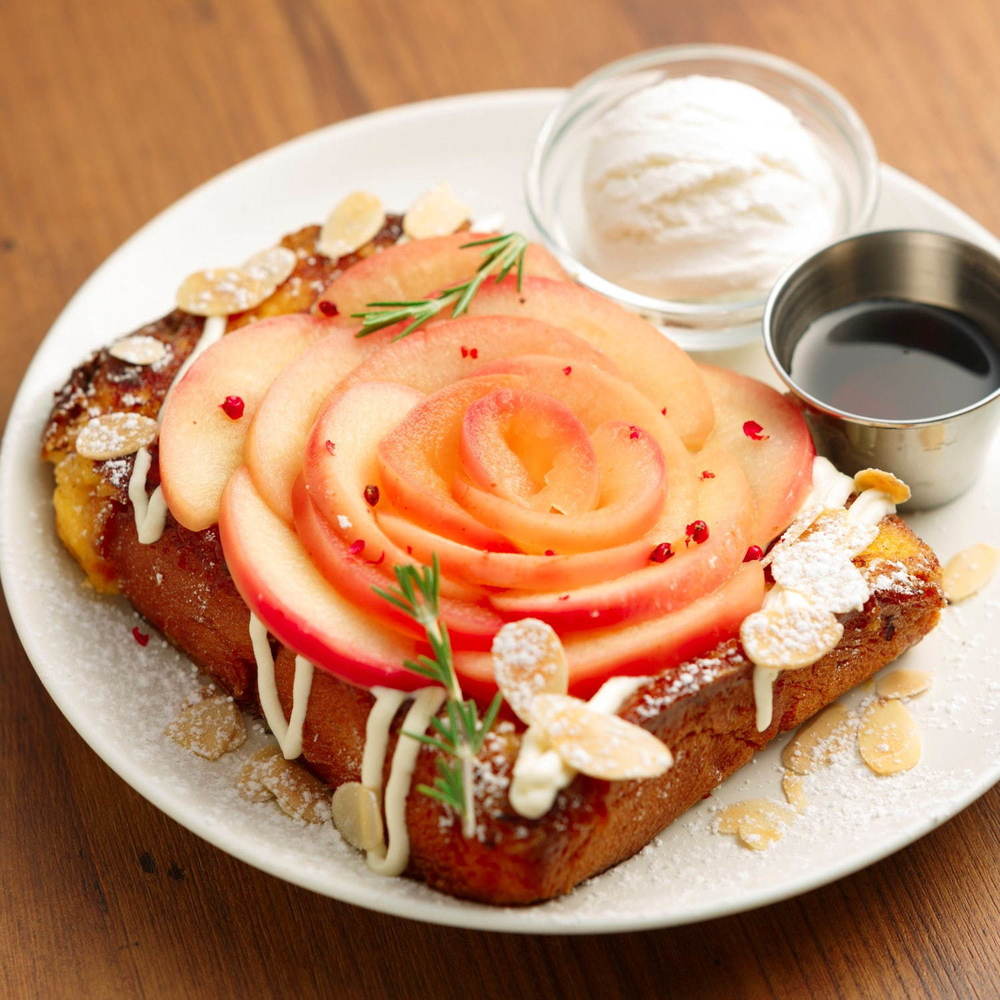 フレンチトースト専門店「アイボリッシュ」リンゴを薔薇の花のように飾った“アップルローズ”など秋の新作 -