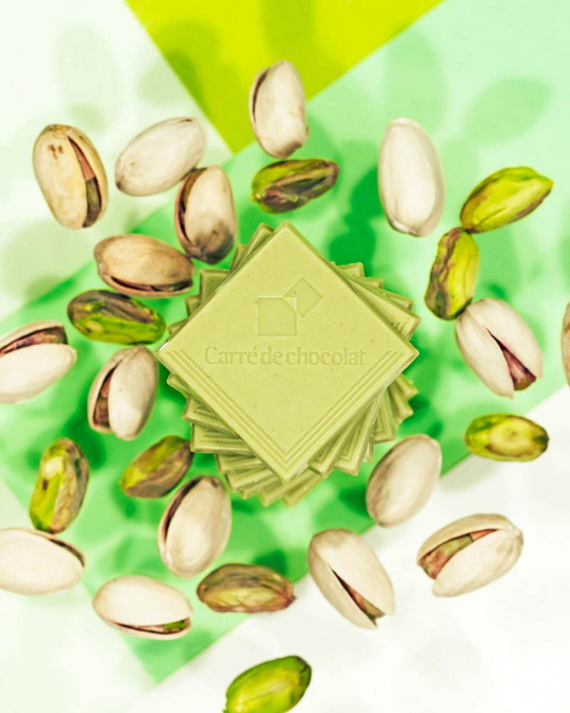 気軽に買えるご褒美チョコ「カレ・ド・ショコラ」に新作ピスタチオ、“くすみグリーン”BOXで -  