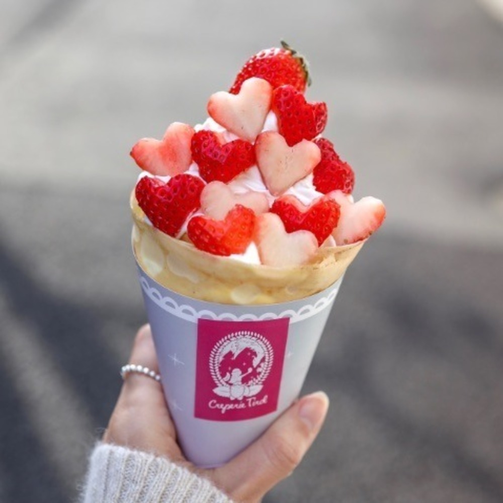 「いちごとチョコフェス」阪神梅田本店のバレンタイン、あまおう苺パフェや丸ごと苺を象ったケーキなど -