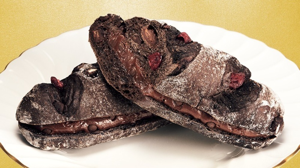 ローソンのゴディバ監修スイーツに濃厚ショコラドーム&エクレール、初のカレーパンも -