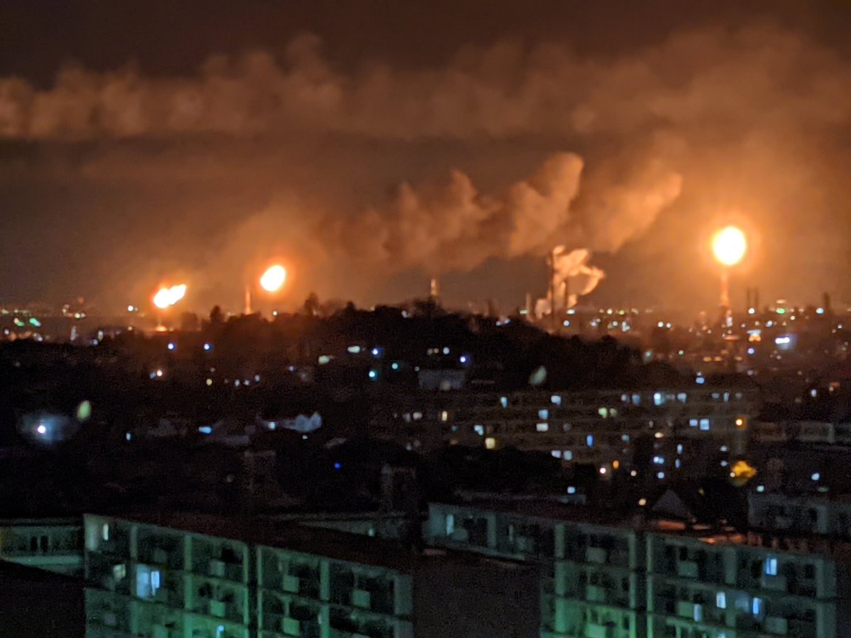 火は地上から少し離れたところだけです