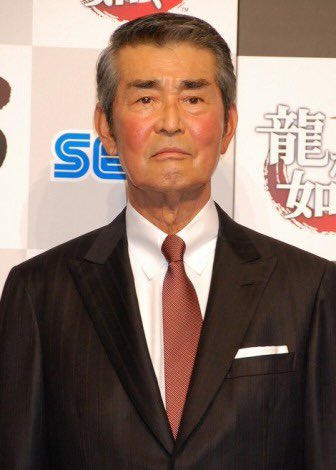 龍が如くの声優陣顔合わせの時、釘宮理恵さんが座っている渡哲也さんに挨拶したところわざわざ立ち上がって『渡哲也です、声優業に不馴れなので何分至らない点もありますが宜しくご指導お願いします』とお辞儀され感激の余り泣いた 話好きだったな おやっさん好きでした ご冥福をお祈りします #渡哲也