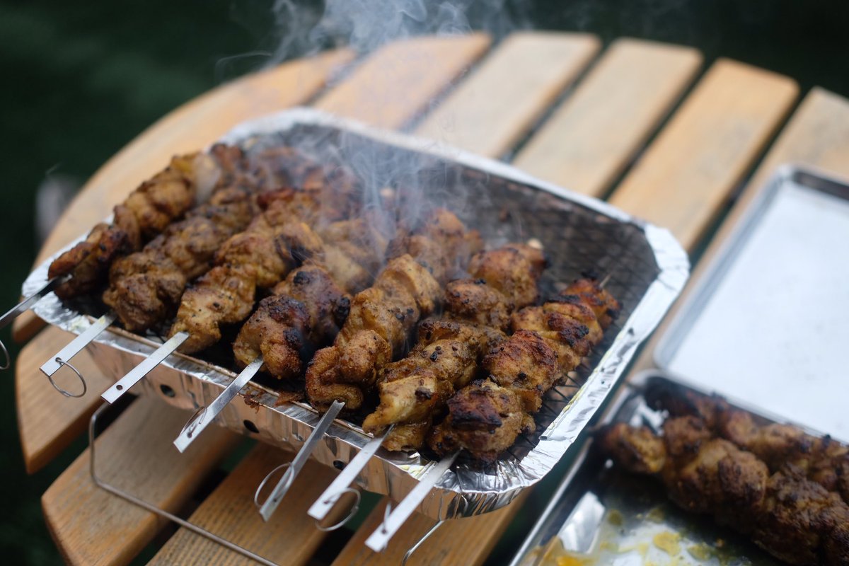 330円で炭も着火剤もスタンドも付いててちゃんと火力もある