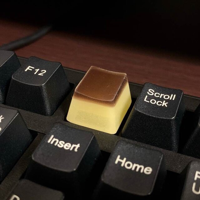 プリンを模したキーキャップ「
