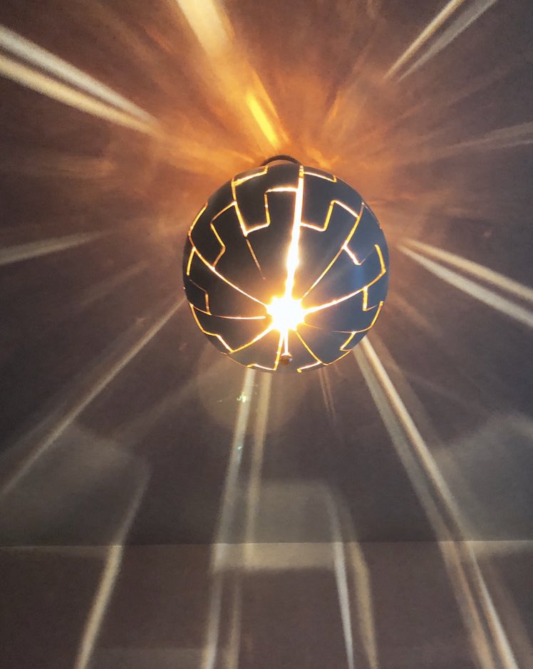 買った照明神々しすぎてワロタ 