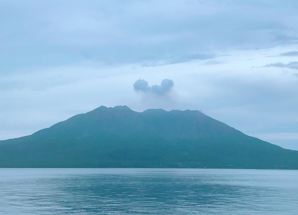桜島から怪しげなミッキー爆誕してる 