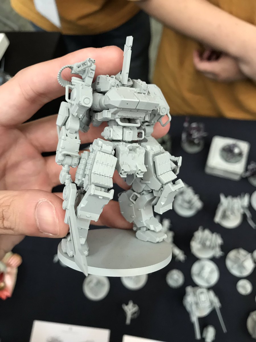 オブジディアンプロトコルっていう、ロボットの手足を付け替えて戦わせるアーマードコアみたいなテーブルゲームのコマらしいんだけど、すごすぎひんこれ…… 