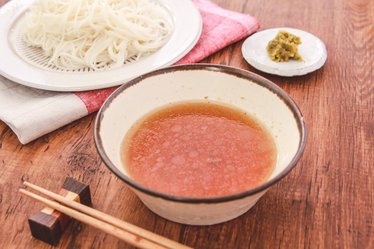 夏は柚子胡椒をもっておくと最高に美味しく素麺が食べられるから、ふだん買わない人もぜひ買ってほしい
