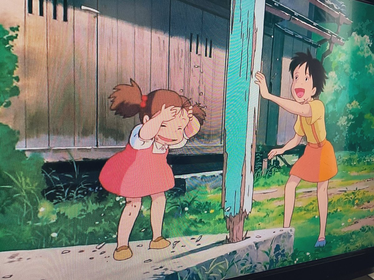 「となりのトトロ」が茶の間で流れると、今はもう「2人の娘を育て妻の入院費用を捻出しながら大学非常勤講師の立場で翻訳の副業もしつつボロ屋の借用に至った同い年（32歳）のお父さん」の立ち位置に色々感じてしまって、もう