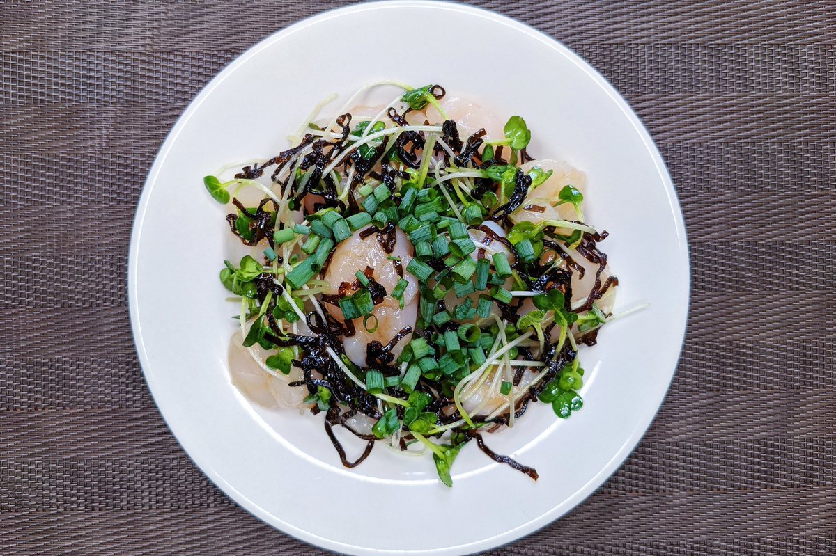  アクセントのかいわれのシャキっとした食感もよくて最高の一品です