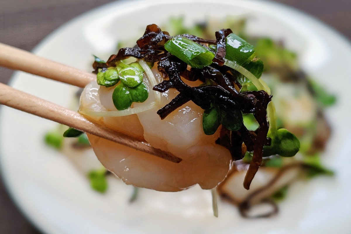  アクセントのかいわれのシャキっとした食感もよくて最高の一品です