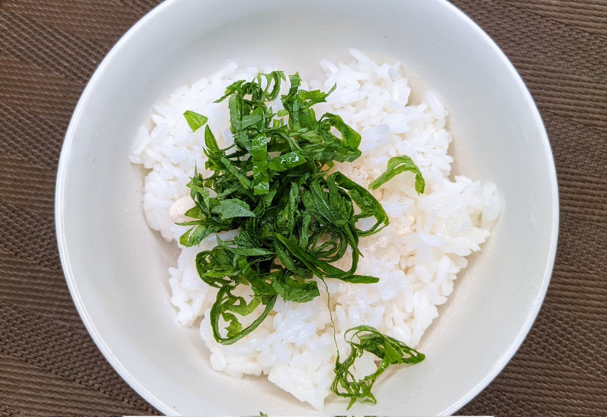  しそとごま油の風味も最高なので、お酒飲んでのシメの一品でもオススメです