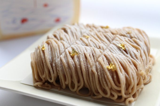   栗ペーストときんとんと蜜漬け渋皮栗の刻みとクリームが層になってる… 甘さ控えめで栗の味が存分に味わえる