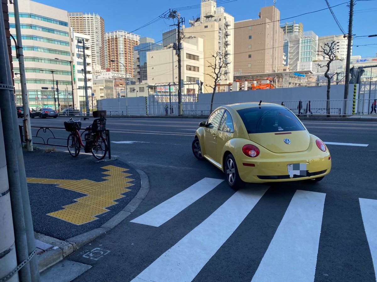 信じられないだろ…駐車してるんだぜ… 