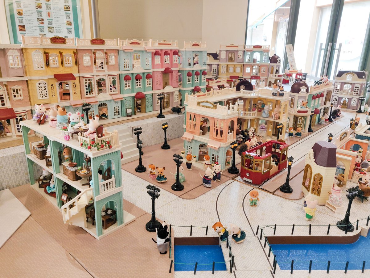 シルバニアのジオラマ見に来たら、喧嘩して彼氏を川に突き落とすシルバニアいた 