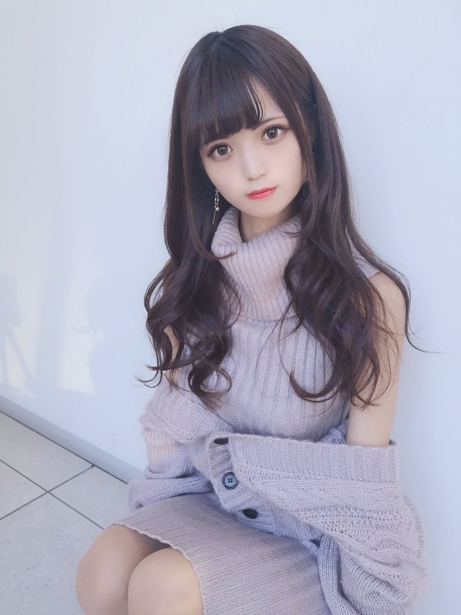 当時付き合ってた人に自分より可愛い子と浮気されたのが悔しくて、-10kg痩せて肌も髪にも重課金して、メイクも必死に覚えたらこうなれたから努力は報われるって思ってもいいよね 