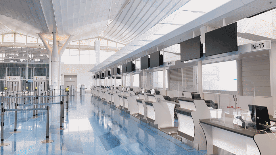 先日羽田空港に行ったんですが人がいなさすぎて作画資料か同人誌の表紙かみたいな写真が山ほど撮れたので見て 