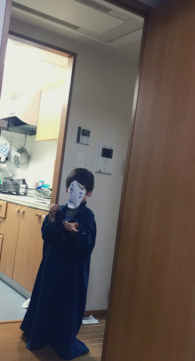 おやつに食べな」と言うと「カオナシ…天むす好き…」といいながらキッチンへ行った