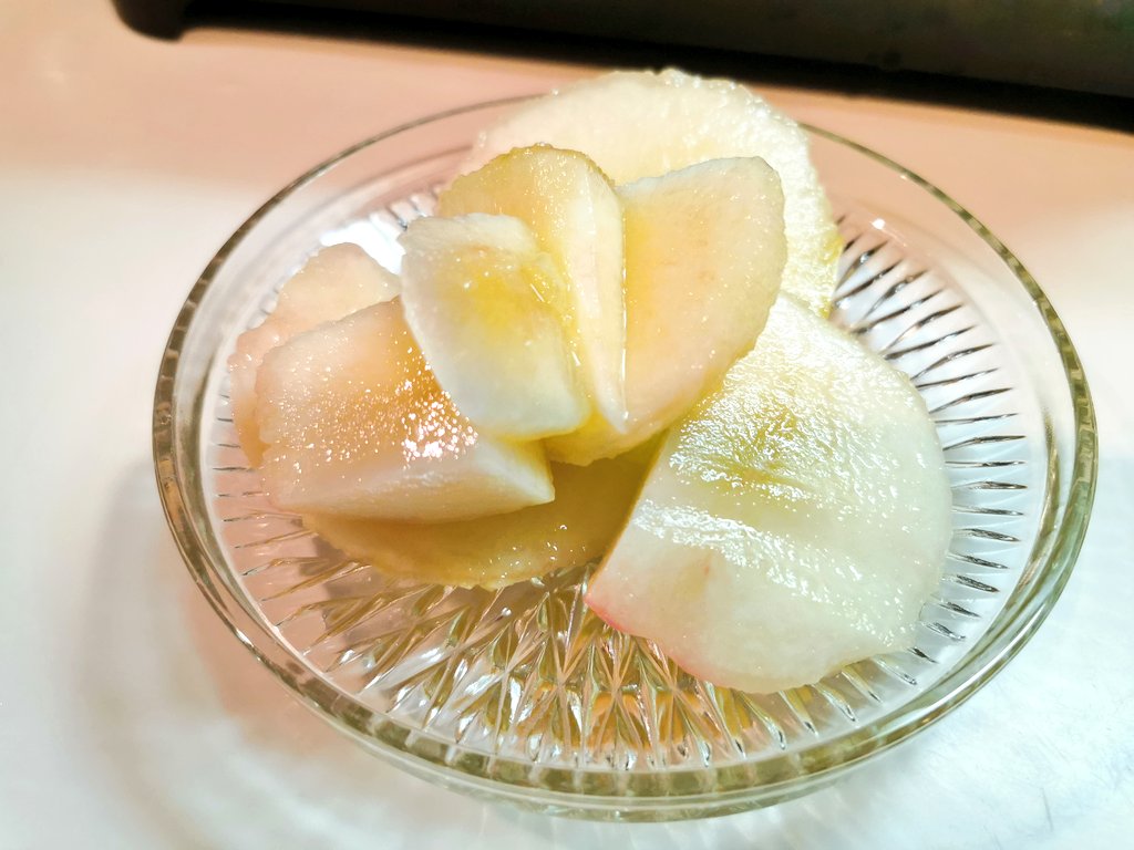 (お尻の割れ目に沿うように浅くw) 1分茹でたら氷水に晒す