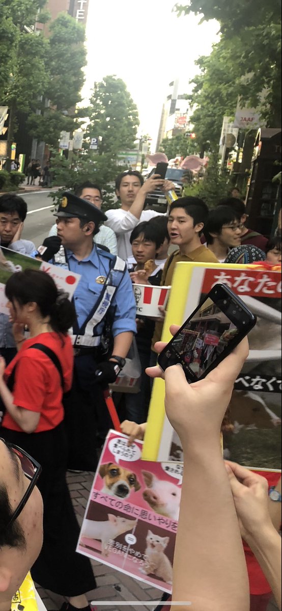 ヴィーガンのデモ行進の様子です…！！ 