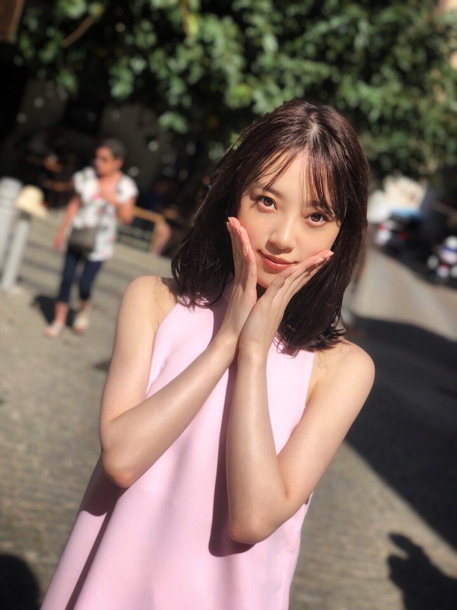 おはようございます😃 今日は週プレさんの発売日です❣️ チェックよろしくお願いします🤲 堀ちゃんブログも更新されてますよ✨ #堀未央奈2nd写真集 #いつかの待ち合わせ場所