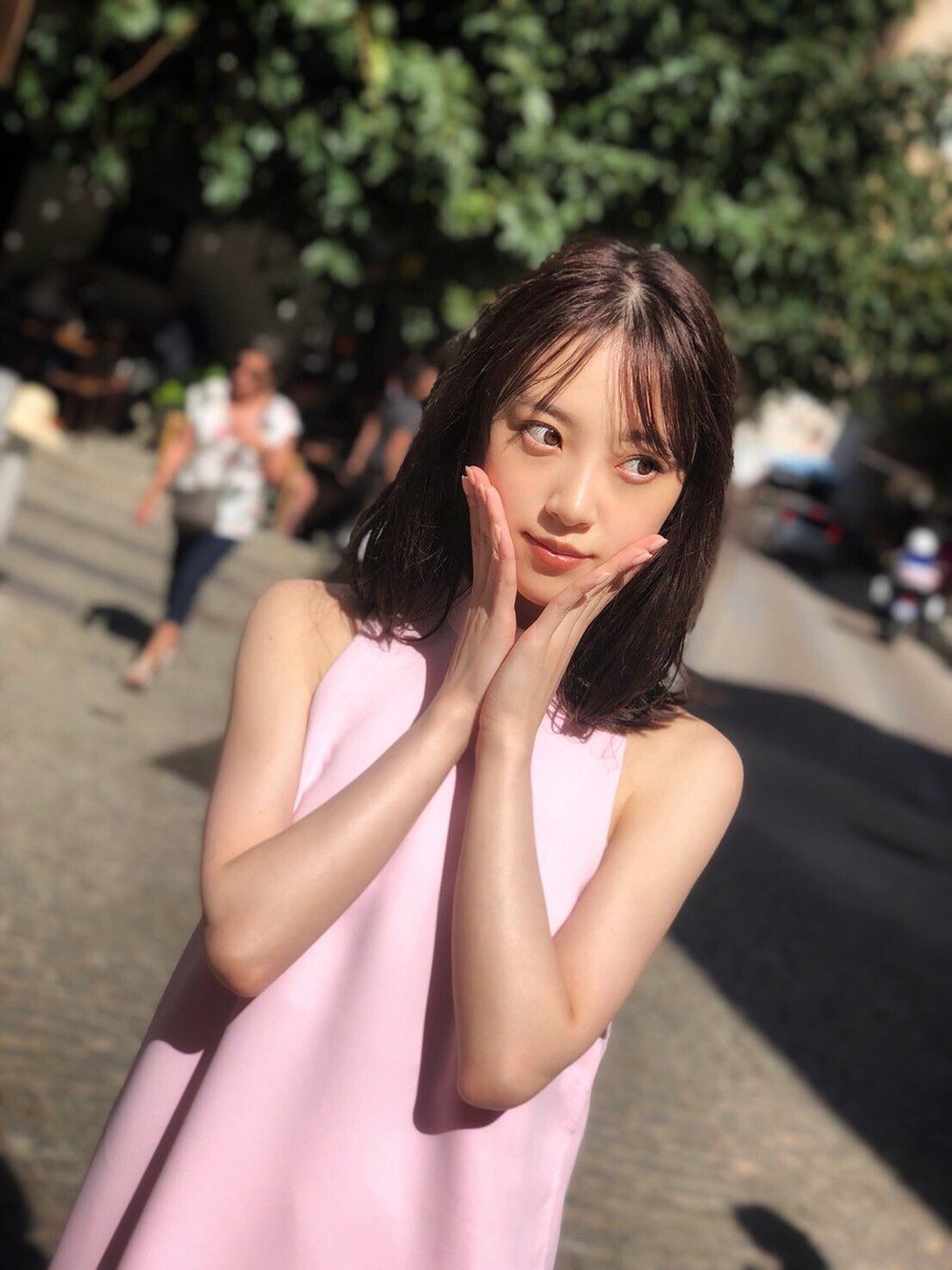 おはようございます😃 今日は週プレさんの発売日です❣️ チェックよろしくお願いします🤲 堀ちゃんブログも更新されてますよ✨ #堀未央奈2nd写真集 #いつかの待ち合わせ場所