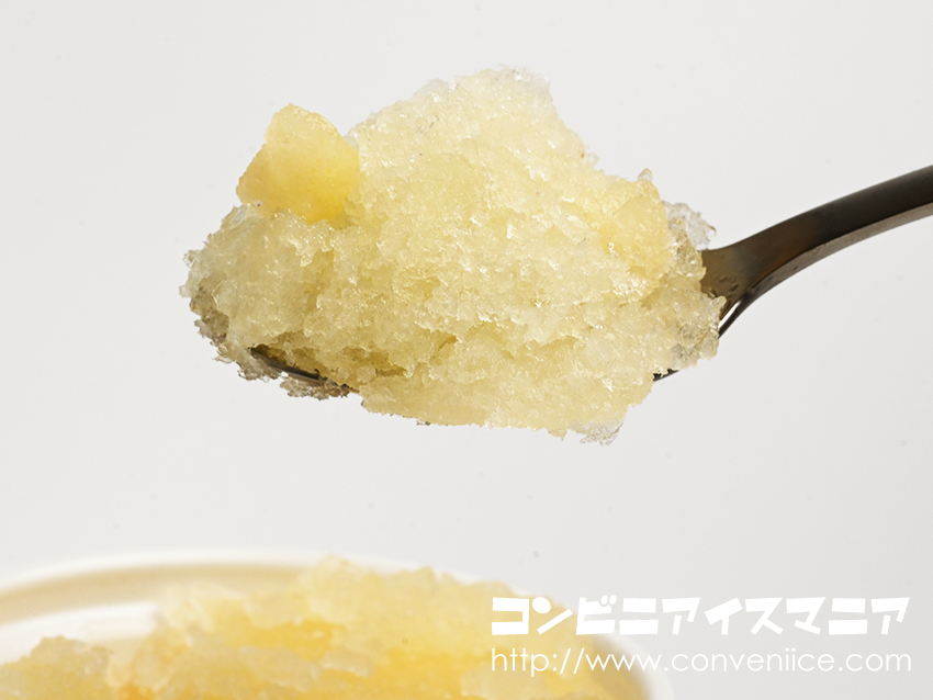 昨日発売したばかりのファミマ限定 サクレ新作「サクレ   梨」シロップ漬けの梨果肉入りで、うんまぁぁぁぁっっっっーーー!!!食べたい人は今すぐファミマに走って