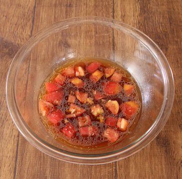 暑いし料理に時間かけたくない…って時にこの【ツナトマトつけだれ】で食べる素麺にかなり助けられてます