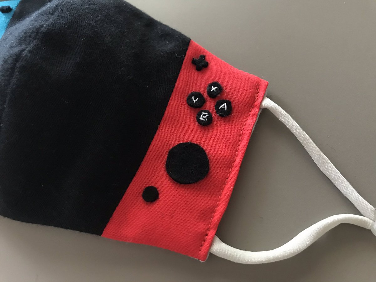  作ったものの、外で付けれないマスクを見てくれよ