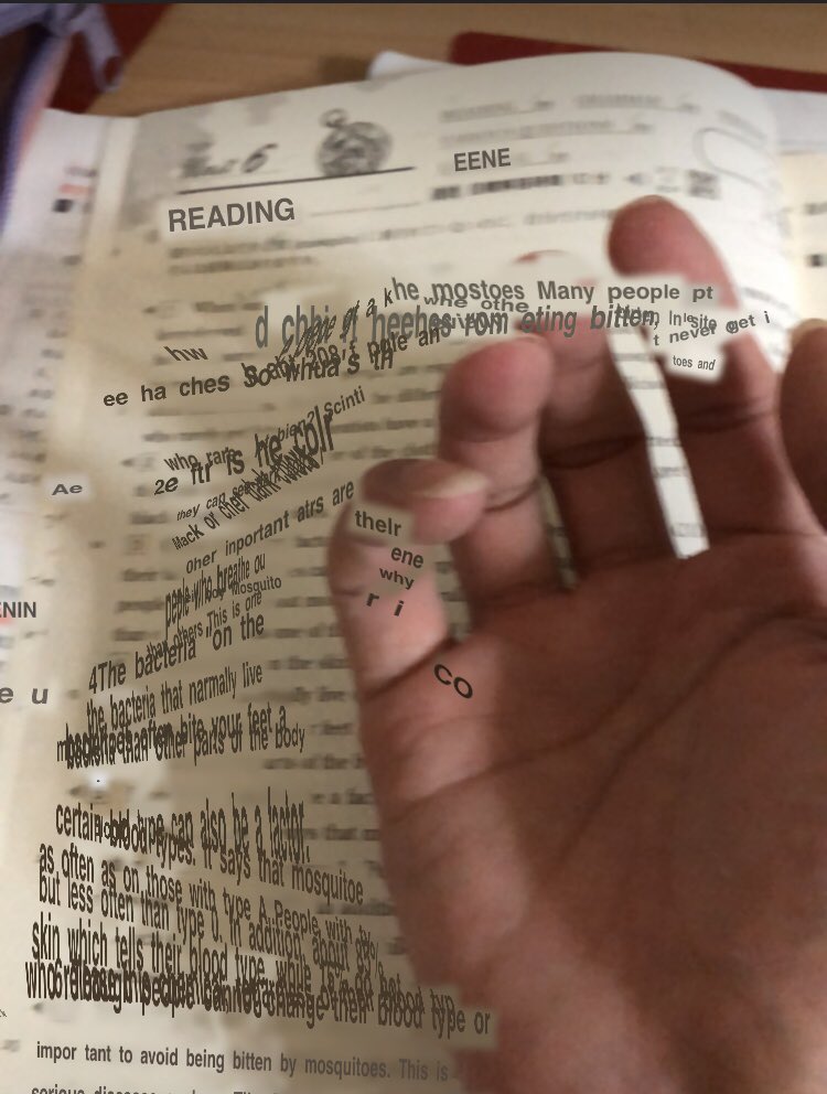 英文をGoogle翻訳のカメラ読み取ってる時に英文に手をかざすと文字が手にくっついてきて文字を操れるデータキャラみたいになれて楽しい