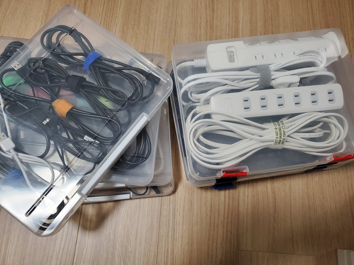 100均のA4ファイルケースに何もかも入れる収納ハック