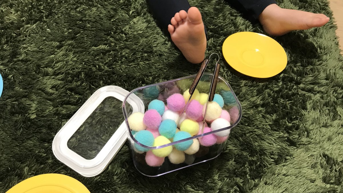  ムスメはお団子に見立てて遊んでました