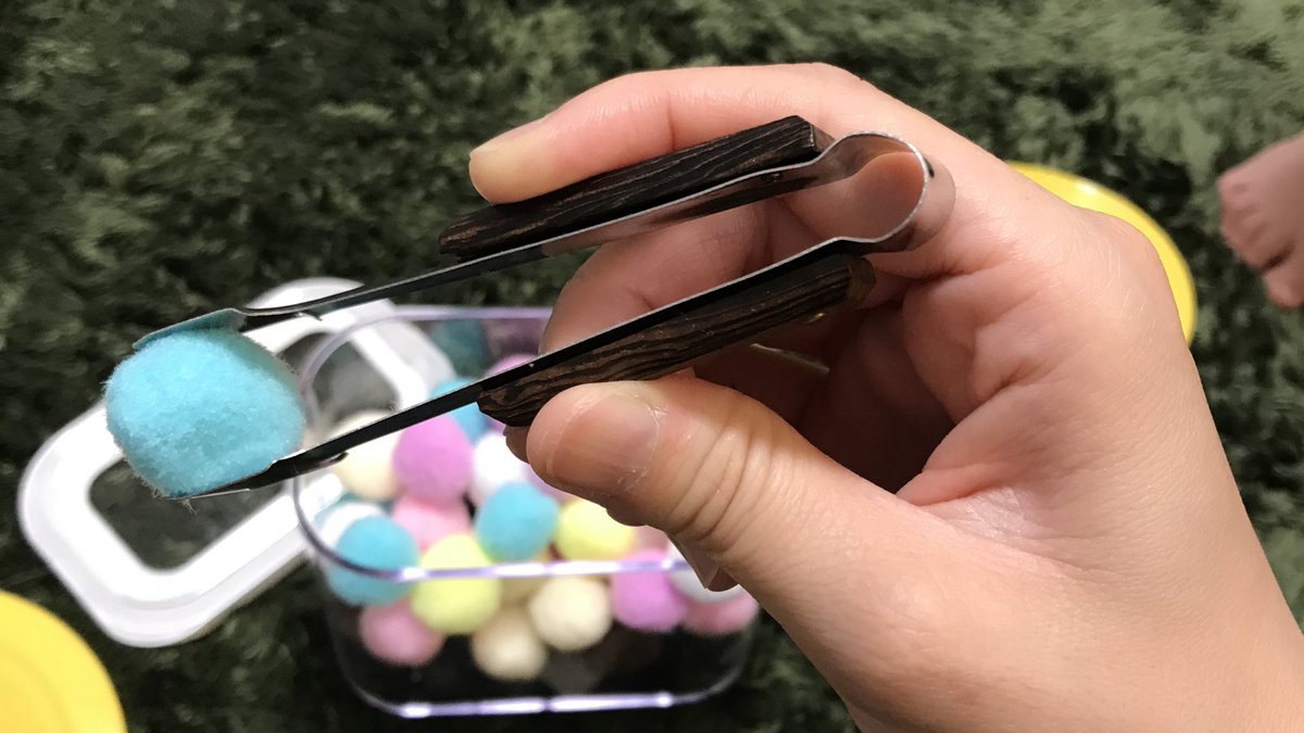  ムスメはお団子に見立てて遊んでました