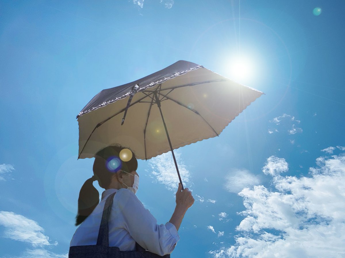 子どもの体調を最優先に考えてほしい 登下校中の日傘禁止がSNSで議論に 「学校に禁止する権限なんてない」「手がふさがって危ないのは雨傘も同じ」などの声 #ねとらぼ調査隊