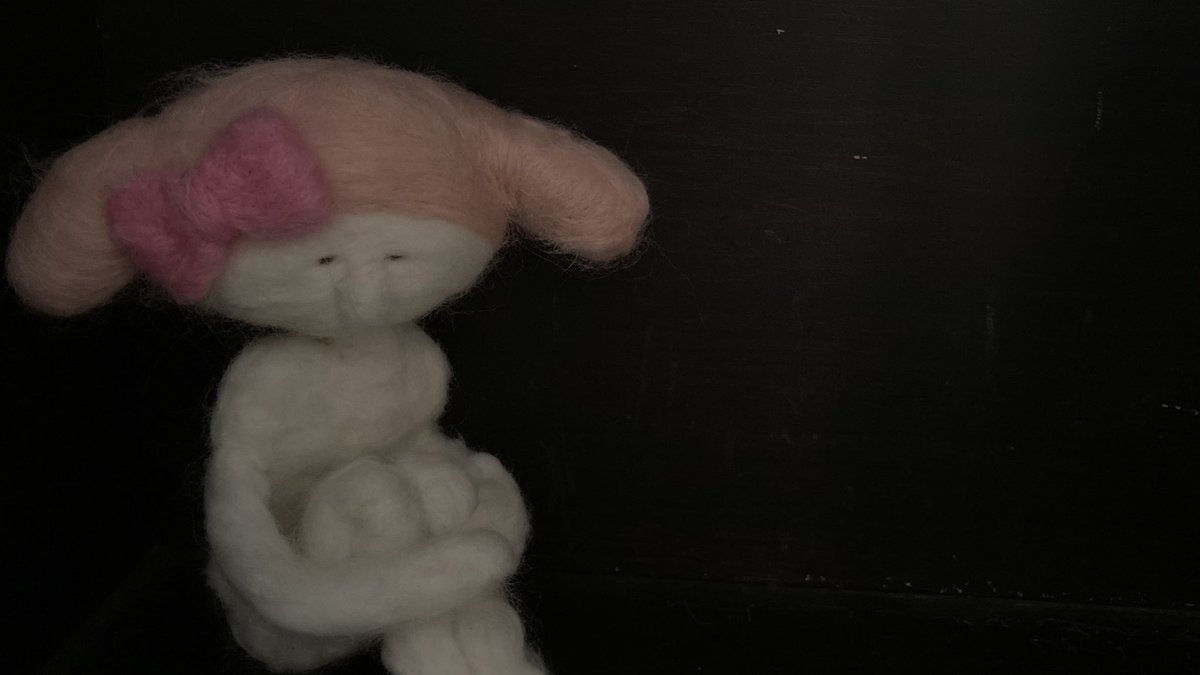 ついに完成しました 羊毛フェルトで作ったマイメロディです 