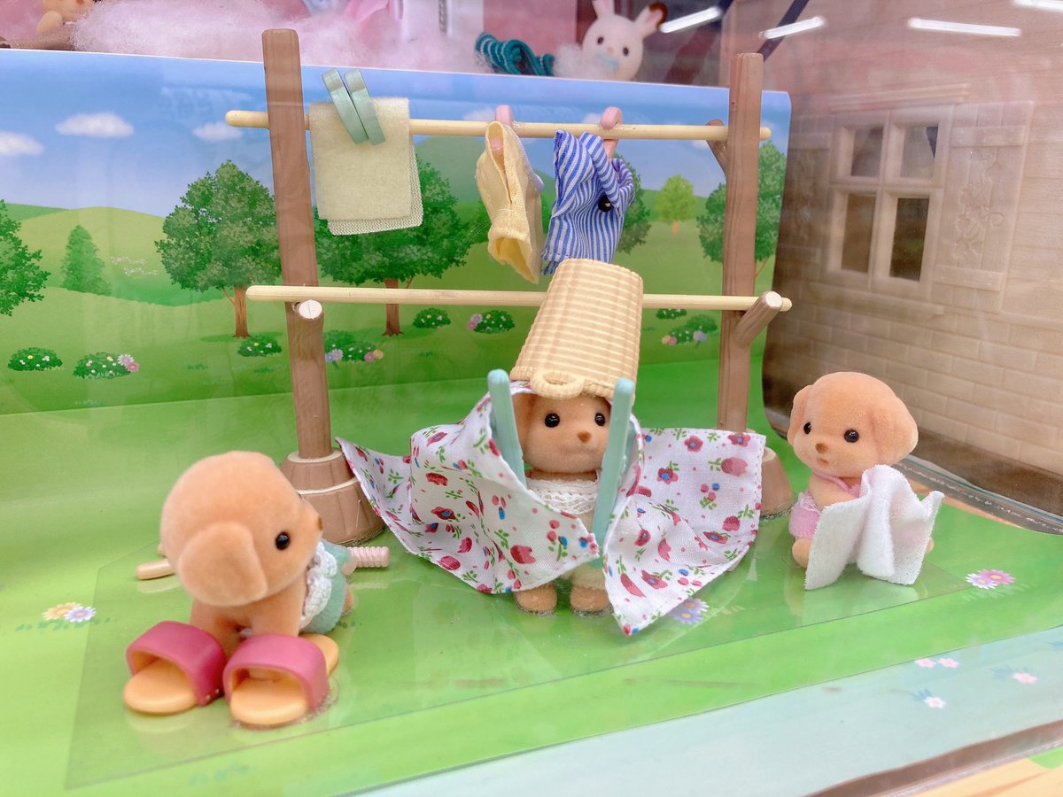 恐らく店員さん作のシルバニアのディスプレイが、後でおかあちゃんにしこたま怒られるシリーズで愉快でした🐰 