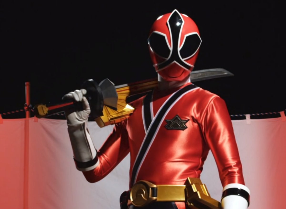  10年経っても体と腕の角度がシンケンレッド過ぎてびっくりした