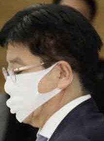 ソーリの隣の人がしてる藤子不二雄っぽい口になるマスクほしい 