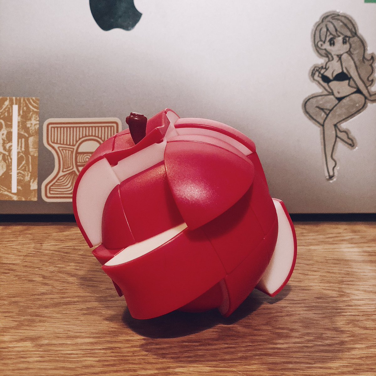 青森で自分のお土産として買った、りんごのルービックキューブ🍎