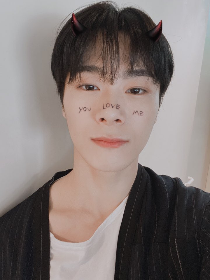 👻 #HappyHalloween 👻 \Trick or Treat💜/ #アストロ がお菓子をもらいに やってきました🍭🦇 #ASTRO #AROHA #アロハ #CHAEUNWOO #チャウヌ #MOONBIN #ムンビン