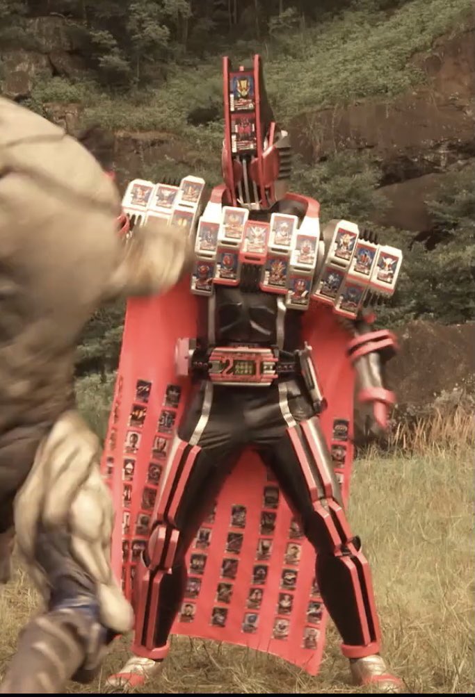 君のディケイドは歩くライダー図鑑から歩くカードショップに進化した