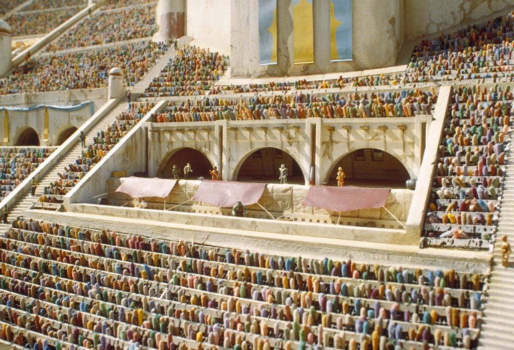 手を抜くところは抜くけどクオリティは保つ、みたいな話で思い出すのはスターウォーズの観客席の人が実は色塗った綿棒とかそういうやつ