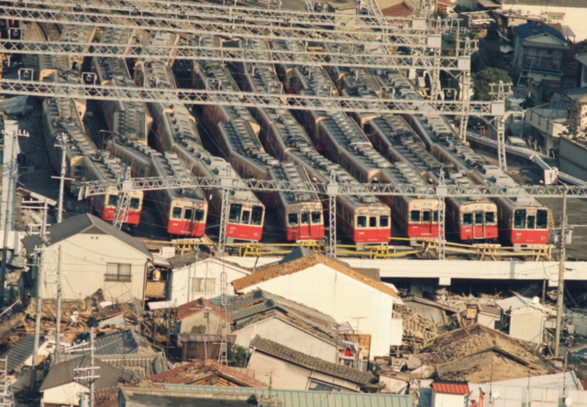 阪神大震災と関西の鉄道 複々線を有し、車両の損害も比較的少なかったJRの復旧が早く、古くから私鉄王国だった土壌が変化した出来事でもあります