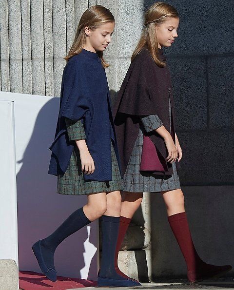 シックだけど遊び心も忘れないお上品な色遣いをする姉妹のファッションがとっても好き