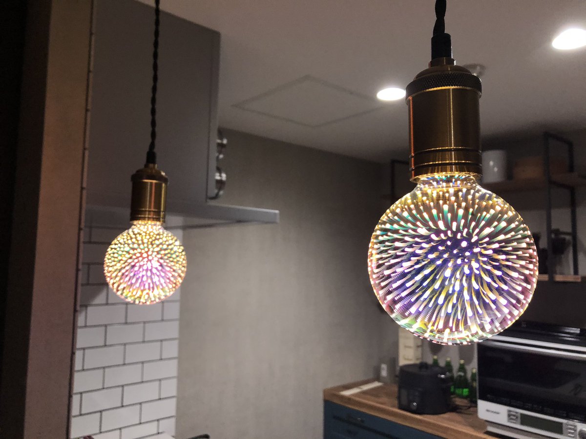 ブチギレながらビール抱えて帰宅し、届いていたLED花火電球に感激🥺🥺🥺めっちゃ可愛い