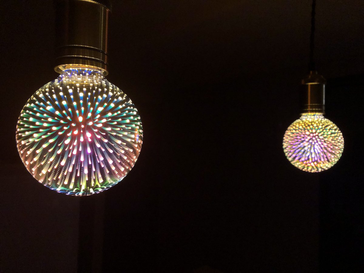 ブチギレながらビール抱えて帰宅し、届いていたLED花火電球に感激🥺🥺🥺めっちゃ可愛い