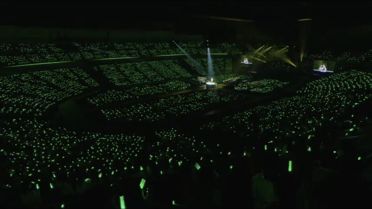 今まで色んなオタクしてきたけどソロ曲でこんなにペンライトの色揃ってるアーティストは初めて