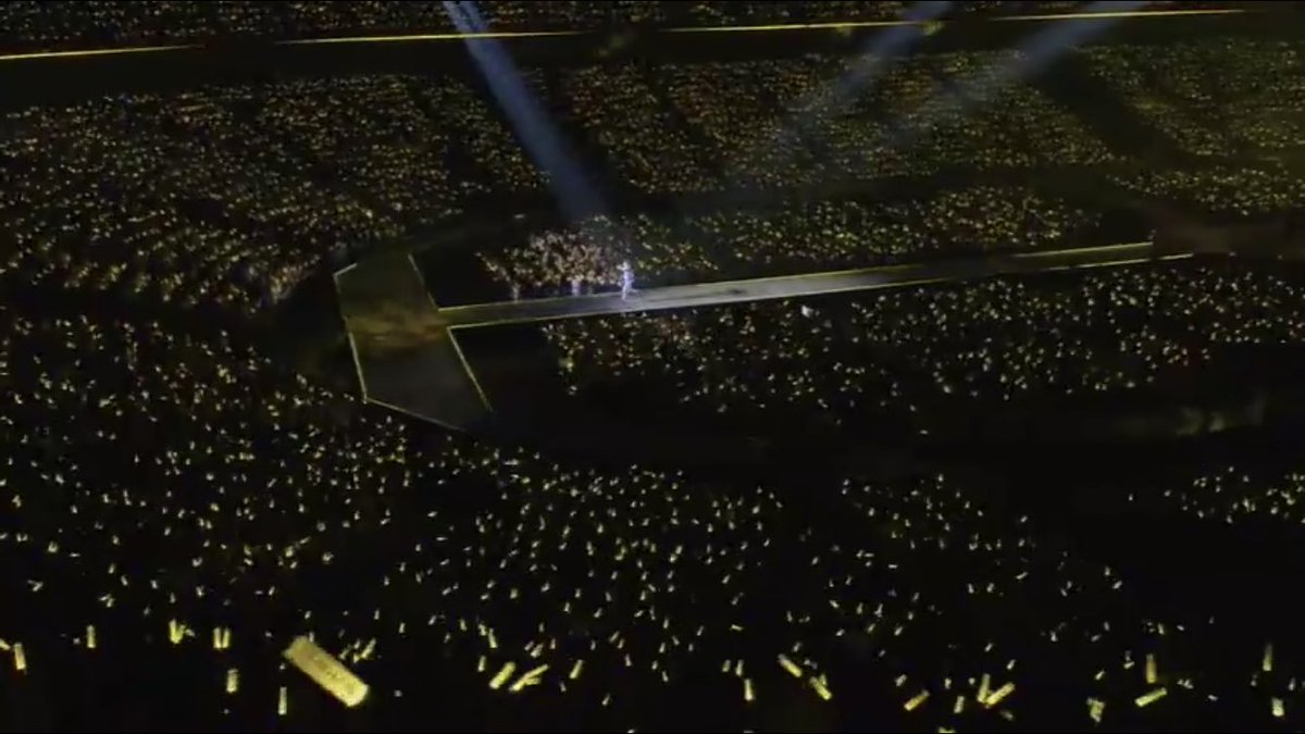 今まで色んなオタクしてきたけどソロ曲でこんなにペンライトの色揃ってるアーティストは初めて