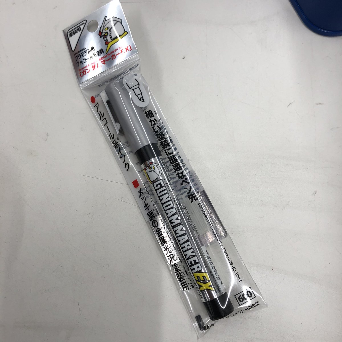 ガンダムマーカーの新メッキシルバー おかしいじゃろ なんだこりゃすげぇ 